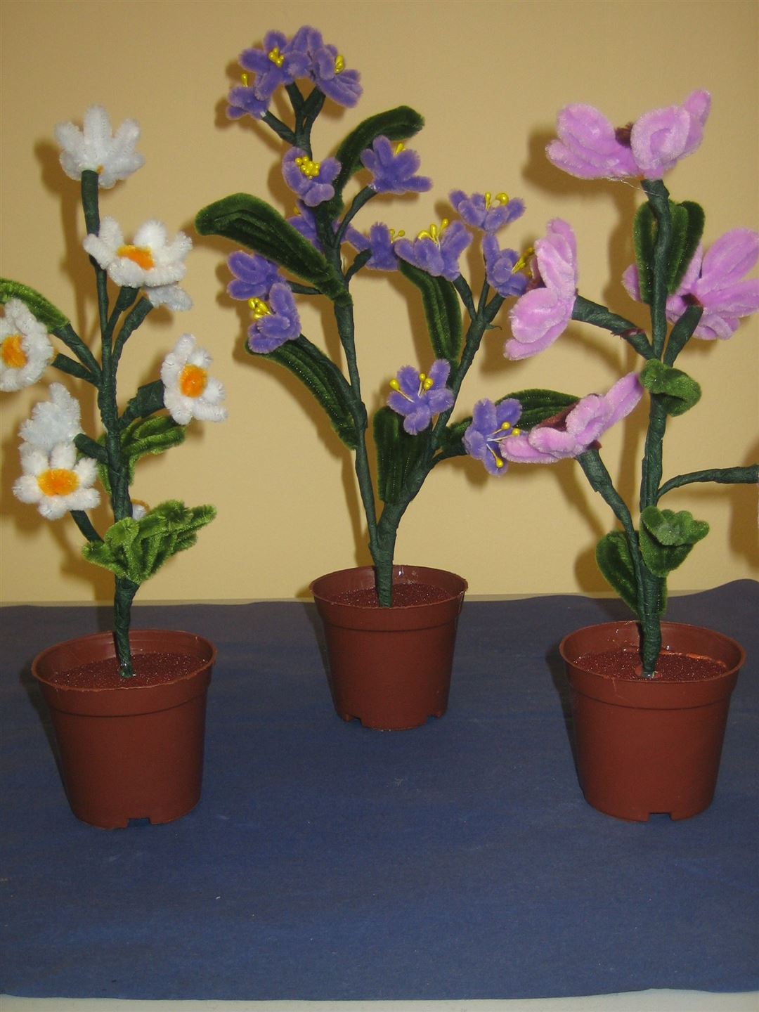 Blumen aus Chenilledraht